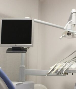 Уряд-розширив-доступ-до-безоплатних-послуг-із-зубопротезування-та-стоматологічної-допомоги