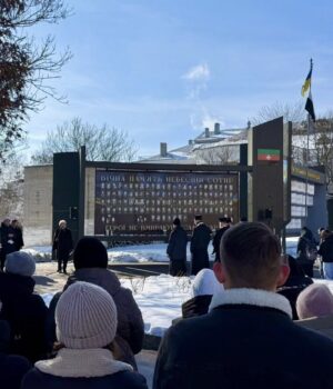 У-Нововолинську-вшанували-Героїв-Небесної-Сотні