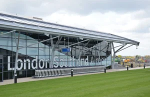 У Британії з’ясовують, чи пов’язані аеропорти Лондона з торгівлею людьми у справі Епштейна У-Британії-з’ясовують,-чи-пов’язані-аеропорти-Лондона-з-торгівлею-людьми-у-справі-Епштейна