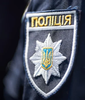 Поліція-розслідує-обставини-смерті-іноземця-на-території-військової-частини-у-Києві,-тіло-направили-на-судмедекспертизу Поліція-розслідує-обставини-смерті-іноземця-на-території-військової-частини-у-Києві,-тіло-направили-на-судмедекспертизу