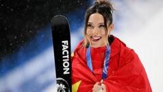Ейлін Гу: Зірка фристайлу та її вплив на світ спорту Лижниця-Ейлін-Гу-–-“снігова-принцеса”,-за-яку-змагаються-топбренди-світу-і-сваряться-цілі-країни
