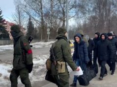 Масовий призов до армії в Білорусі: жінки в паніці через відсутність зв’язку з чоловіками Masowy pobór na Białorusi. Kobiety w panice. “Telefon męża jest wyłączony”