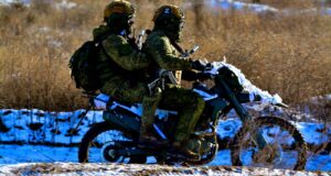 Військові дії в Мирнограді: російські війська продовжують наступ РФ хоче взяти Мирноград у “кліщі”: яку тактику застосовують окупанти (відео)