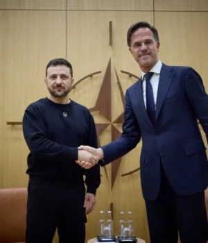 c65c0834aa4d36e85cad91c0aeabd30b_1729193064_extra_large_2.webp Зеленський обговорив із Рютте підготовку до нового тристороннього формату з США та РФ