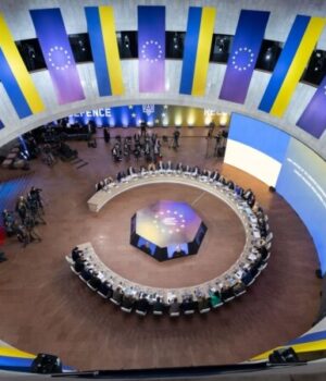 Україна-в-ЄС-до-2027-року-та-вимоги-до-Росії.-Брюссель-ставить-свої-умови