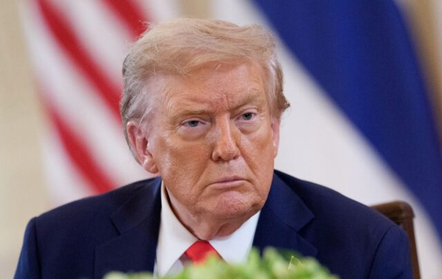 Трамп оголошує про підвищення тарифів після рішення Верховного суду США Трамп оголосив про нове підвищення тарифів для країн світу: як сильно вони зросли