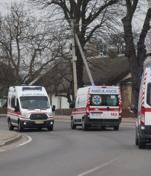 Росія вдарила дроном по кареті швидкої на Сумщині: вижив лише водій