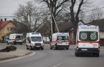 Атака російських окупантів на швидку допомогу на Сумщині: четверо загиблих Росія вдарила дроном по кареті швидкої на Сумщині: вижив лише водій