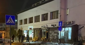 Мер Львова Садовий назвав вибухи у центрі міста терактом та повідомив про госпіталізацію 14 постраждалих Мер-Львова-Садовий-назвав-вибухи-у-центрі-міста-терактом-та-повідомив-про-госпіталізацію-14-постраждалих