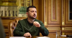 Зеленський дав завдання Умєрову щодо мирних переговорів з РФ Зеленський дав завдання Умєрову щодо мирних переговорів з РФ