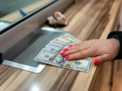 Скільки коштуватимуть 100 доларів до кінця зими: прогноз банкіра Скільки-коштуватимуть-100-доларів-до-кінця-зими:-прогноз-банкіра