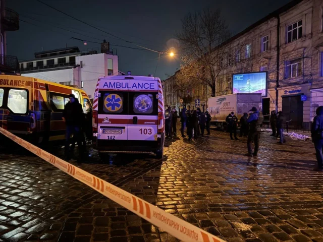 СБУ розслідує вибухи у Львові як теракт із тяжкими наслідками СБУ розслідує вибухи у Львові як теракт із тяжкими наслідками