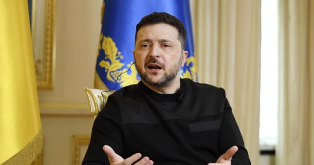 Заява Зеленського щодо росіян у Західній Європі та нові санкції проти Росії Zełenski nie wytrzymał podczas wywiadu. Użył wulgaryzmu, zwracając się do Rosjan