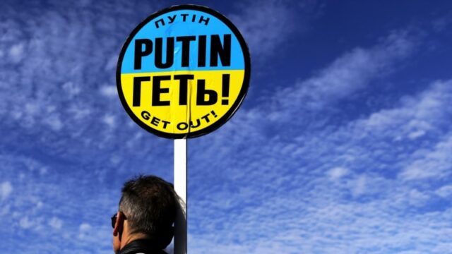 ЄС формулює вимоги до Росії та підтримує Україну на шляху до членства Радіо-Свобода-weekly:-В-ЄС-хочуть,-щоб-Росія-вивела-війська-з-усіх-країн-сусідів-і-сплатила.