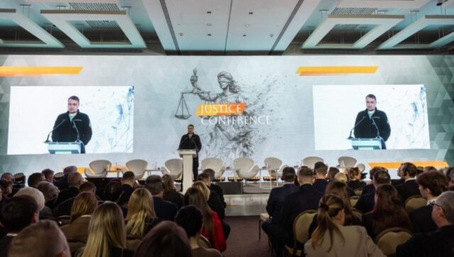 Буданов розповів, чи є ймовірність зустрічі Зеленського з Путіним Буданов-розповів,-чи-є-ймовірність-зустрічі-Зеленського-з-Путіним