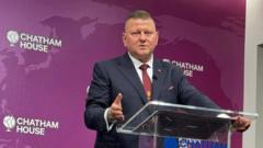Валерій Залужний прокоментував свої політичні амбіції під час виступу в Лондоні “Це-треба-обговорити-в-пабі”.-Залужний-про-вибори-в-Україні-та-свої-політичні-амбіції