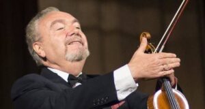 Помер Почесний громадянин Луцька, керівник оркестру «Кантабіле» Товій Рівець Помер-Почесний-громадянин-Луцька,-керівник-оркестру-«Кантабіле»-Товій-Рівець