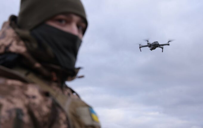 В Україні зростає індустрія дронів, але бюрократія загрожує її розвитку Удар по своїх? Що гальмує українське виробництво дронів: аналіз від полковника США