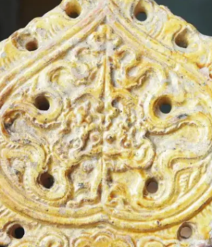 Знайшли-прикраси-імператора-В’єтнаму:-археологи-розкопали-коштовні-артефакти