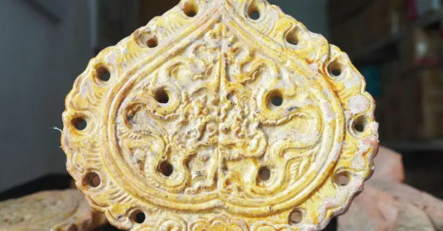 Знайшли прикраси імператора В’єтнаму: археологи розкопали коштовні артефакти Знайшли-прикраси-імператора-В’єтнаму:-археологи-розкопали-коштовні-артефакти