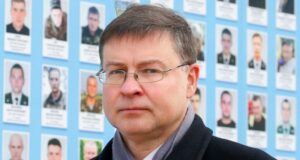 Угорщина блокує санкції та кредит для України напередодні річниці вторгнення Росії Євросоюз-знайде-до-квітня-гроші-для-України,-попри-вето-Орбана?-Інтерв’ю-із-єврокомісаром-з-питань.