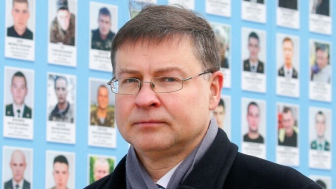 Угорщина блокує санкції та кредит для України напередодні річниці вторгнення Росії Євросоюз-знайде-до-квітня-гроші-для-України,-попри-вето-Орбана?-Інтерв’ю-із-єврокомісаром-з-питань.