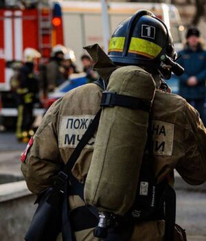 Після атаки СБУ у Татарстані горить ключова нафтостанція РФ: пожежу видно із супутника