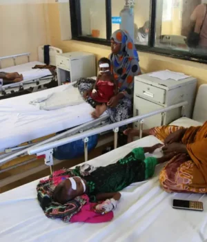 Понад-6-млн-людей-у-Сомалі-опинилися-на-межі-голоду-через-посуху-та-дефіцит-міжнародної.