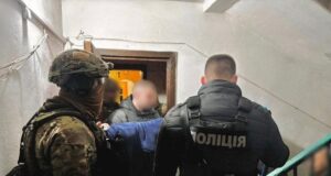 Трагедія у Павлограді: 28-річний військовий розстріляв охоронців — один чоловік загинув Трагедія-у Павлограді:-28-річний-військовий-розстріляв-охоронців —-один-чоловік-загинув
