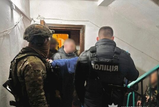 Трагедія у Павлограді: 28-річний військовий розстріляв охоронців — один чоловік загинув Трагедія-у Павлограді:-28-річний-військовий-розстріляв-охоронців —-один-чоловік-загинув