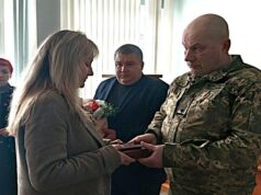 На Волині дружині загиблого воїна вручили посмертну нагороду Героя На-Волині-дружині-загиблого-воїна-вручили-посмертну-нагороду-Героя