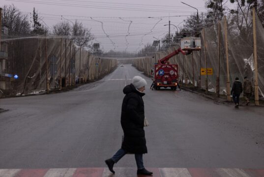Україна активізує будівництво антидронових сіток на кордоні з РФ Україна посилює захист доріг від дронового терору РФ: які траси в пріоритеті