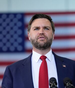 di_vens__gettyimages_2236765425_3a086b321a3efe19555955efbb091a2a_1300x820.jpg “Покласти край вбивствам”: команда Трампа отримала наказ перед переговорами України та РФ