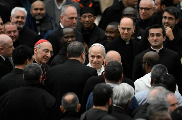 Папа Римський заборонив священникам використовувати штучний інтелект для проповідей Папа-Римський-заборонив-священникам-використовувати-штучний-інтелект-для-підготовки-проповідей