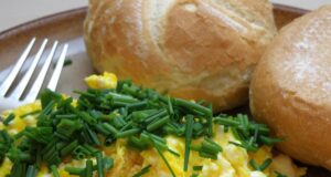 У чому секрет пухкої яєчні: кухарі назвали 11 добавок для ідеальної текстури У-чому-секрет-пухкої-яєчні:-кухарі-назвали-11-добавок-для-ідеальної-текстури