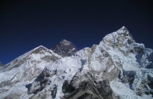 Чому на вершині Евересту знаходять морські скам’янілості: відповідь на подив проста Чому-на-вершині-Евересту-знаходять-морські-скам’янілості:-відповідь-на-подив-проста