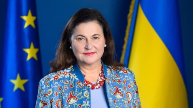 ЄС і Україна обговорюють нові санкції проти Росії та перспективи вступу до ЄС «Цілком-впевнена,-що-ми-ухвалимо-20-й-пакет»-–-посол-ЄС-в-Україні-про-нові-санкції.