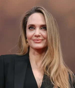 zobrazenna_2026_02_26_154030879.webp Відео: Анджеліна Джолі підтримала Україну у четверту річницю повномасштабної війни