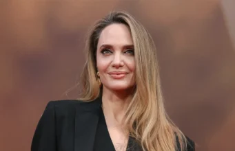 Відео: Анджеліна Джолі підтримала Україну у четверту річницю повномасштабної війни Відео: Анджеліна Джолі підтримала Україну у четверту річницю повномасштабної війни