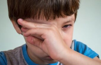 Трагедія на Тернопільщині: мати виколола око синові, аби отримати виплати Трагедія-на Тернопільщині:-мати-виколола-око-синові,-аби-отримати-виплати