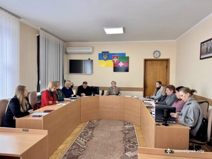 Засідання громадської комісії з житлово-побутових питань у Нововолинську: нові рішення та зміни На-засіданні-громадської-комісії-з-житлово-побутових-питань-розглянули-8-питань-порядку-денного