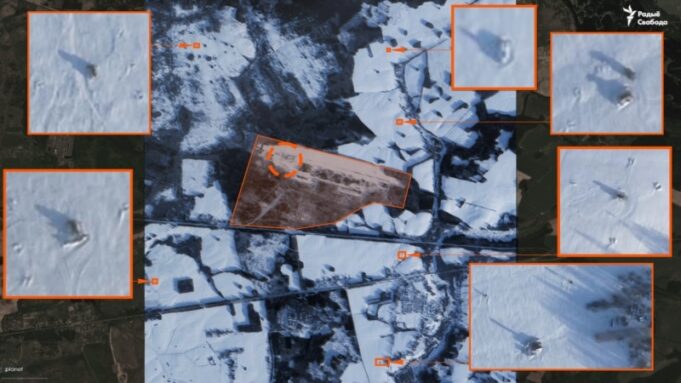 У Білорусі посилили охорону ймовірної бази ракетного комплексу «Орешник» Ймовірну-базу-«Орешника»-у-Білорусі-посилено-охороняють-комплексами-ППО.-Супутникові-знімки