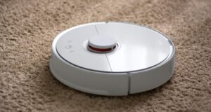 Програміст випадково “зламав” 7 000 роботів-пилососів у понад двох десятках країн Програміст-випадково-“зламав”-7-000-роботів-пилососів-у-понад-двох-десятках-країн