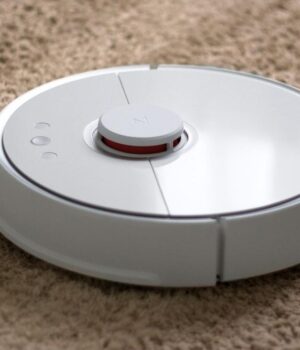 Програміст-випадково-“зламав”-7-000-роботів-пилососів-у-понад-двох-десятках-країн