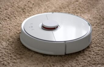 Програміст випадково “зламав” 7 000 роботів-пилососів у понад двох десятках країн Програміст-випадково-“зламав”-7-000-роботів-пилососів-у-понад-двох-десятках-країн