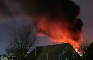 Зростання цін на енергоносії в Україні: аналіз причин та наслідків У Луганську горить нафтобаза, а під Алчевськом приліт по підстанції: кадри з місця НП