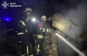 РФ вдарила по Україні дронами: у двох портах масштабні пожежі, поранена 3-річна дитина РФ-вдарила-по-Україні-дронами:-у-двох-портах-масштабні-пожежі,-поранена-3-річна-дитина