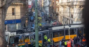 Трамвай зійшов з рейок у Мілані: одна жертва та понад 20 постраждалих У-Мілана-трамвай-зійшов-з-рейок,-щонайменше-одна-людина-загинула