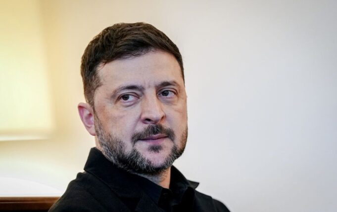 Зеленський підтвердив готовність прийняти ядерну зброю від Франції та Британії “Із задоволенням прийняв би”: Зеленський про ядерну зброю від Британії та Франції