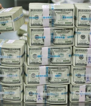 Компанія-paramount-виграла-гонку-за-придбання-warner-bros:-про-яку-суму-йдеться